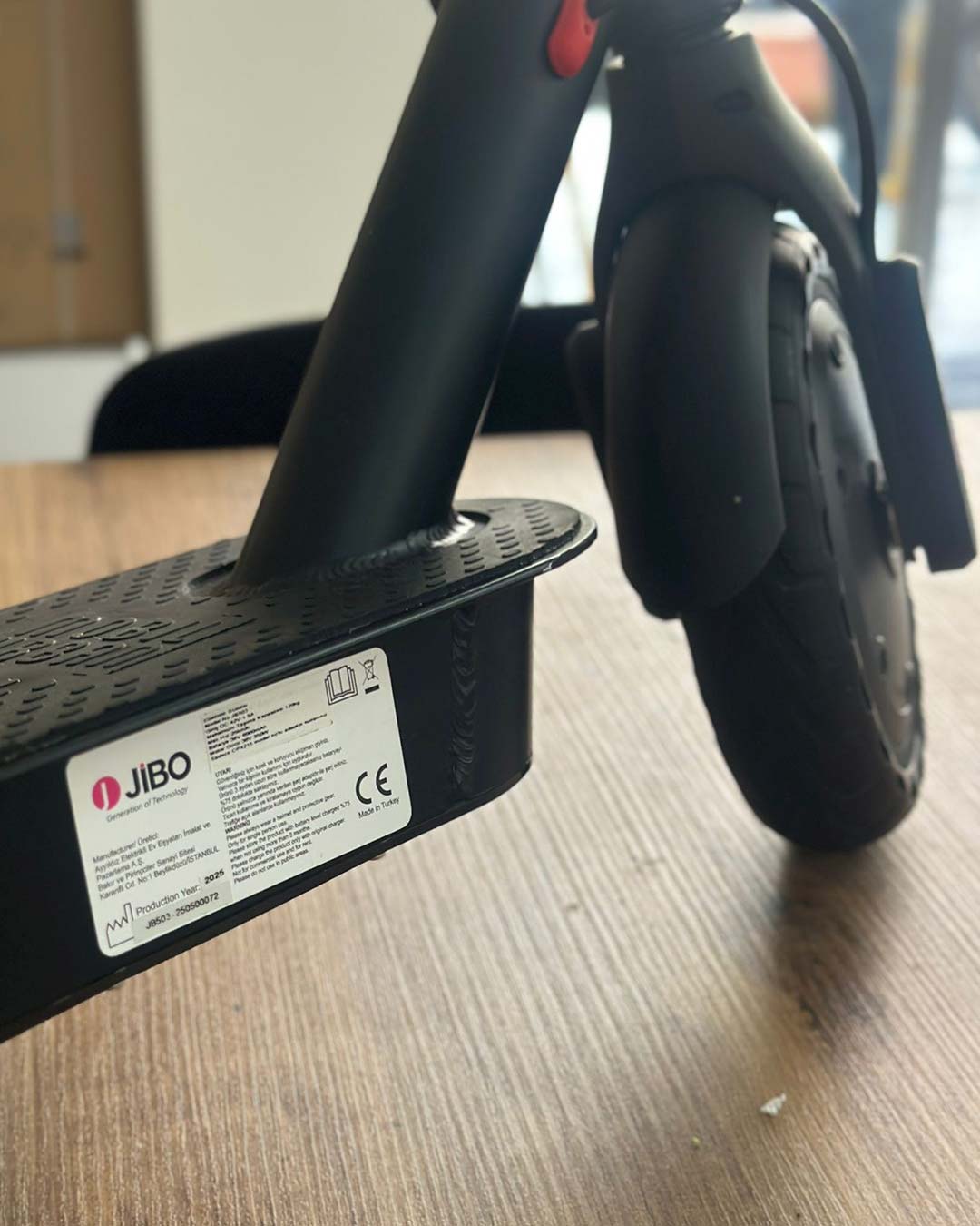 jibo-jb503-350-watt-36-volt-2-amortisorlu-120kg-tasiyabilen-cruise-cont-elektrikli-scooter-05