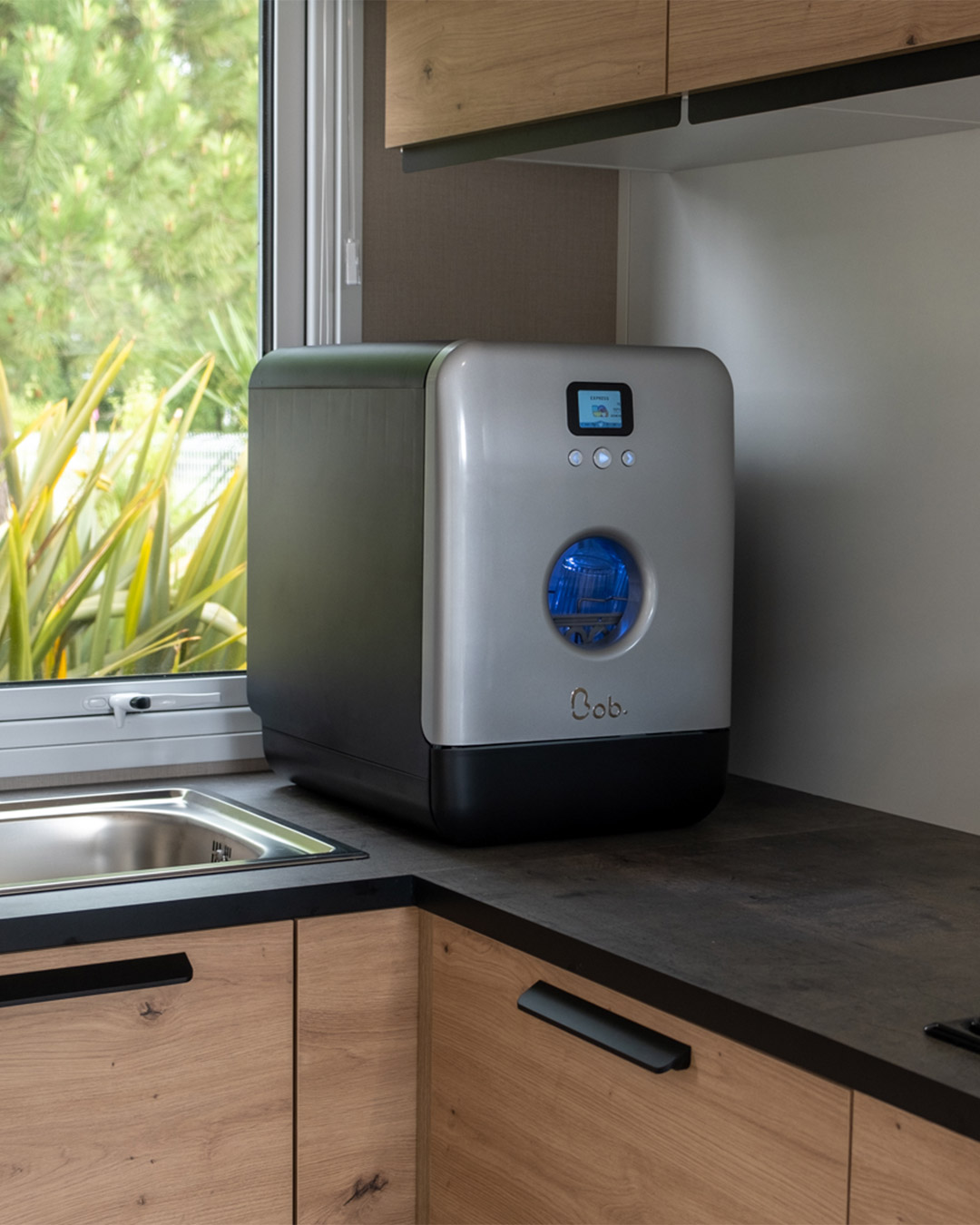 bob-tezgahustu-mini-bulasik-makinesi-siyah-parlak-gumus-03