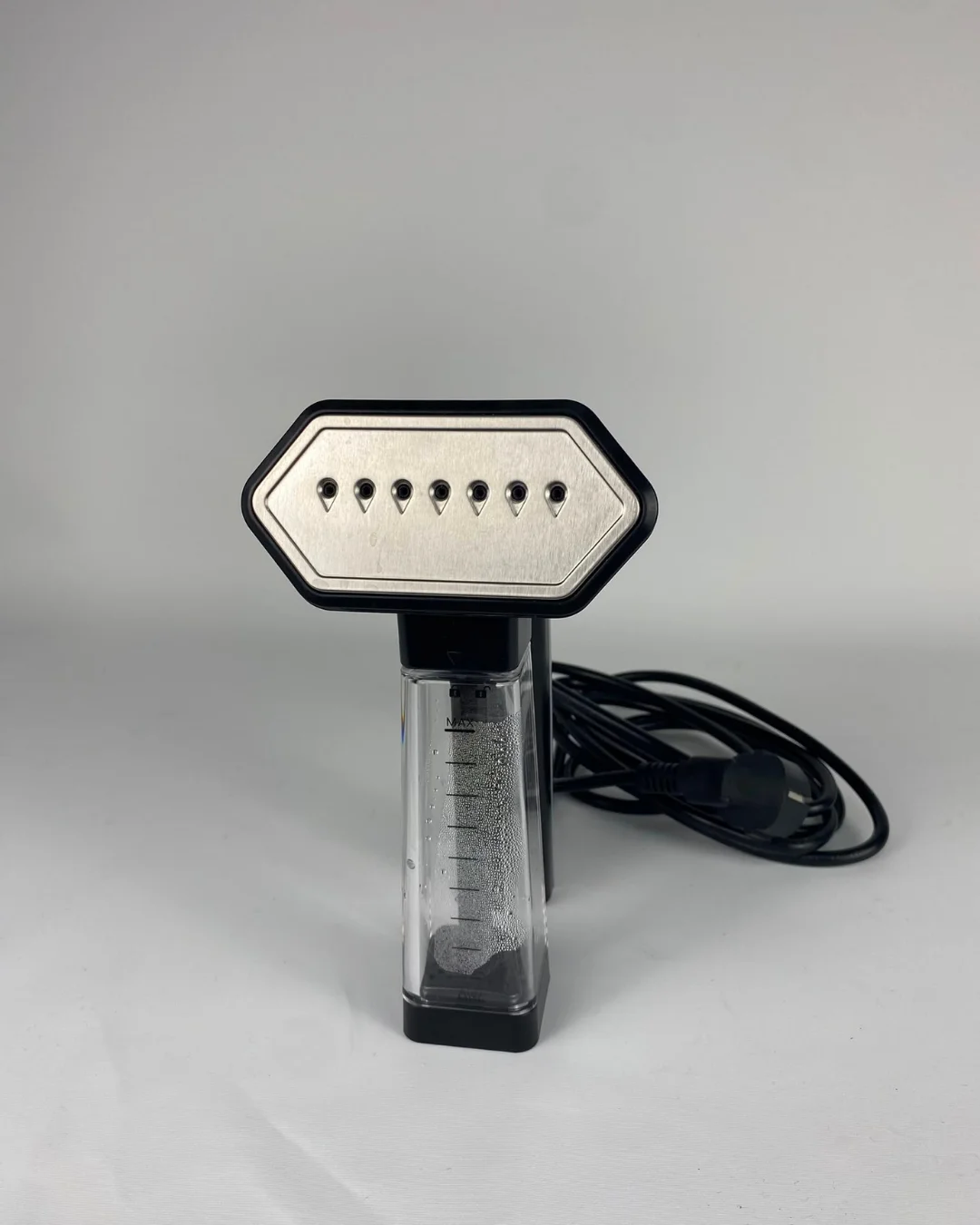 steamone-sn200b-dikey-buharli-utu-ve-giysi-tiftik-temizleme-cihazi.004