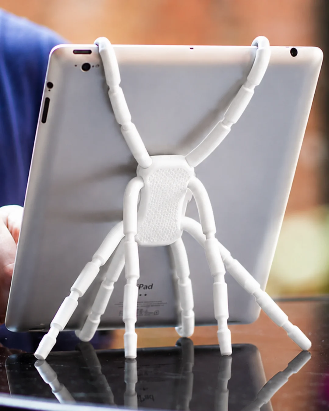 spider-podium-odullu-orumcek-telefon-standi-beyaz.005